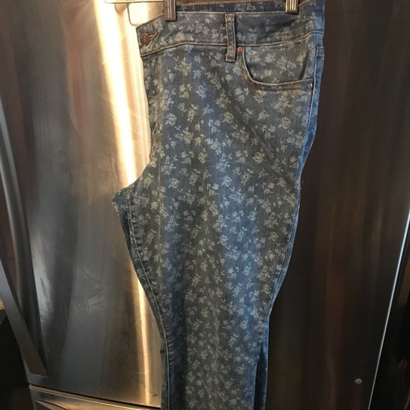 Old Navy Rose Print Jeans - 113 $17 or 2/$30
